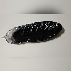 Black Leaf-Shaped Decorative Tray